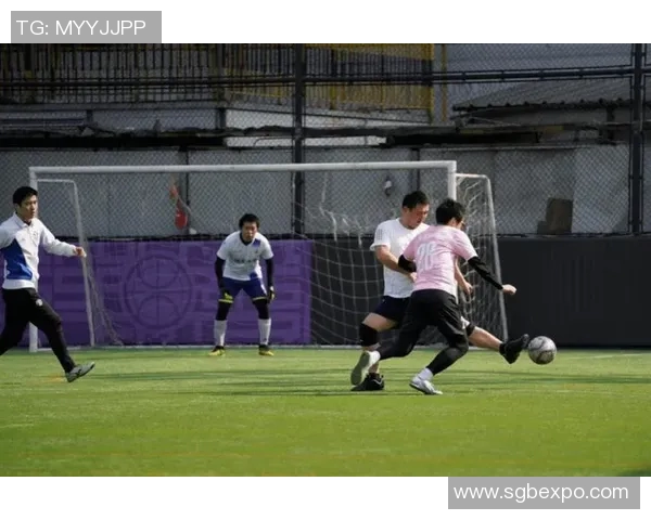 南京足球队近期状态分析与未来展望探讨