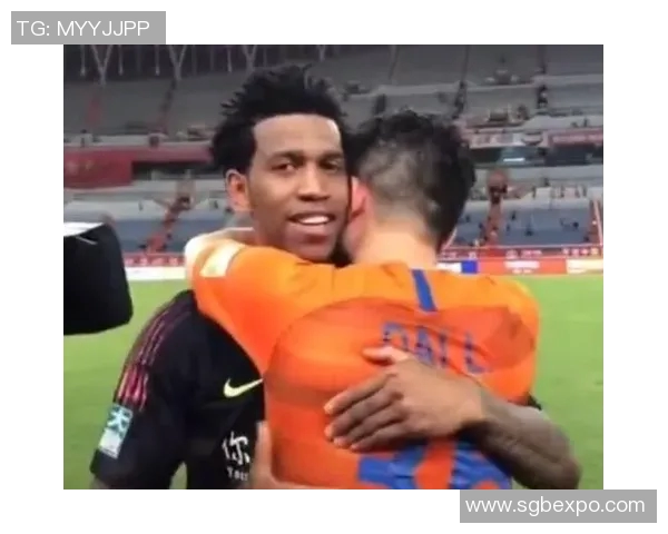 在国内偶遇足球明星的那些瞬间与故事分享 在国内偶遇足球明星的那些瞬间与故事分享